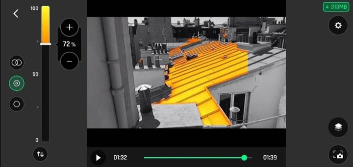 The Parrot Anafi USA's thermal imaging on an iPhone.