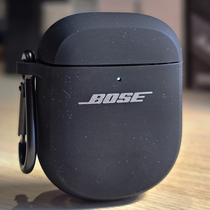 Unretouched front view of the Bose Wireless Charging Case Cover.