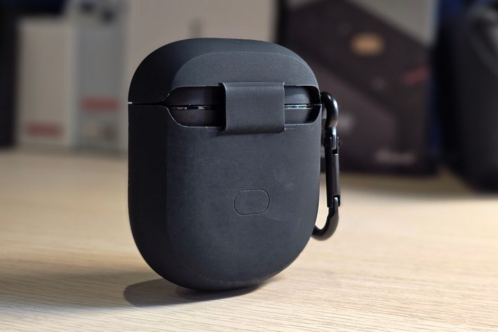Rear view of the Bose Wireless Charging Case Cover.