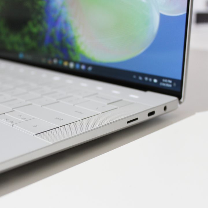 The side profile of the Dell XPS 14, showing the ports.