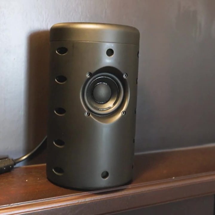 A bookshelf style speaker.