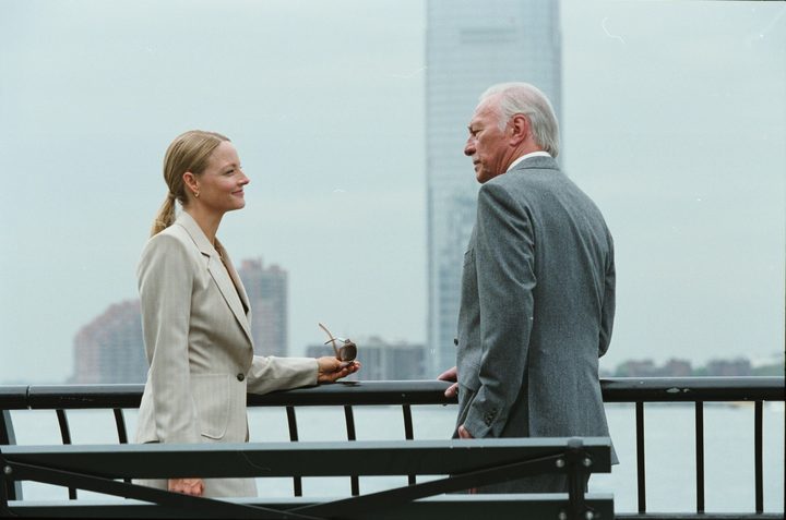 A woman talks to an elderly man in Inside Man.