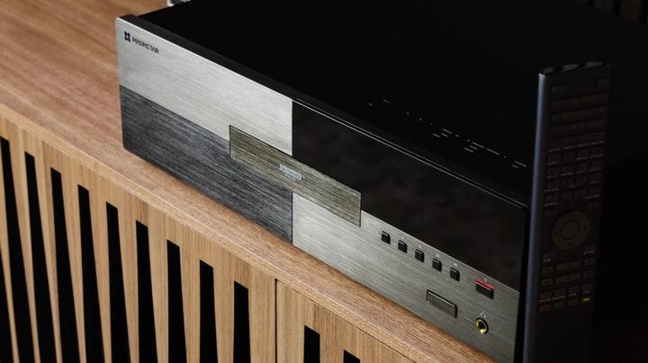 Magnetar UDP900 Disc Player