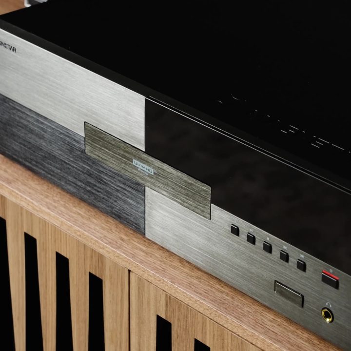 Magnetar UDP900 Disc Player