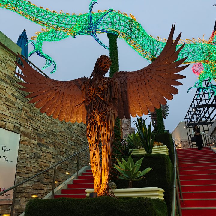 Winged statue lowlight taken on OnePlus 12 main camera.