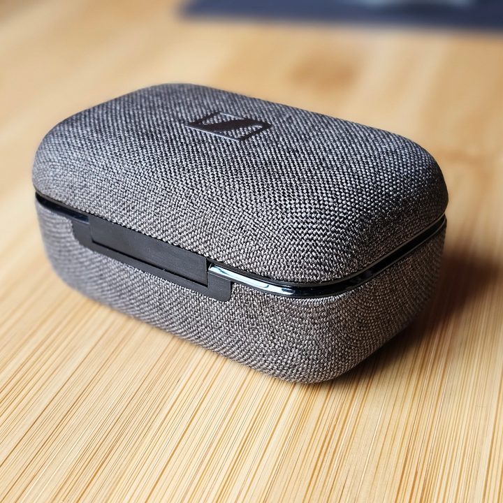 Sennheiser Momentum True Wireless 4 charging case, rear.