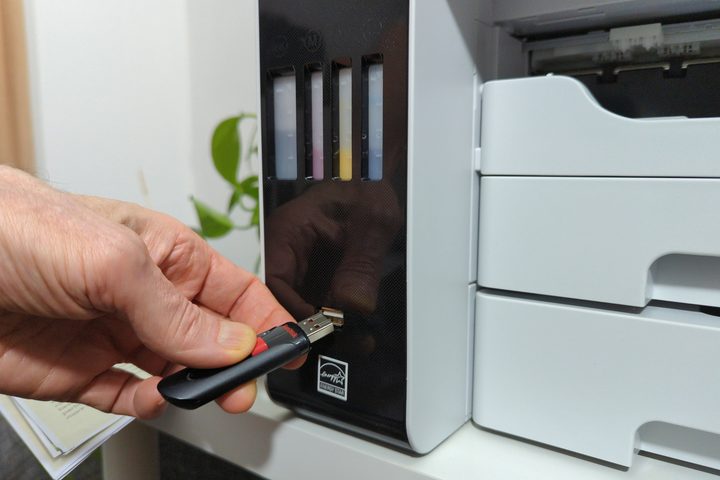 A convenient USB port allows easy walk-up printing at the EcoTank Pro ET-5850.