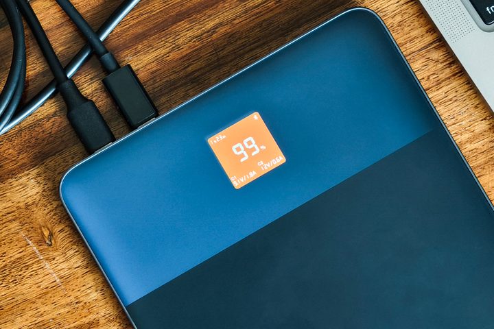 Baseus Blade 2 65W fast charging power bank for laptop features an LCD display with charging speed and remaining time.