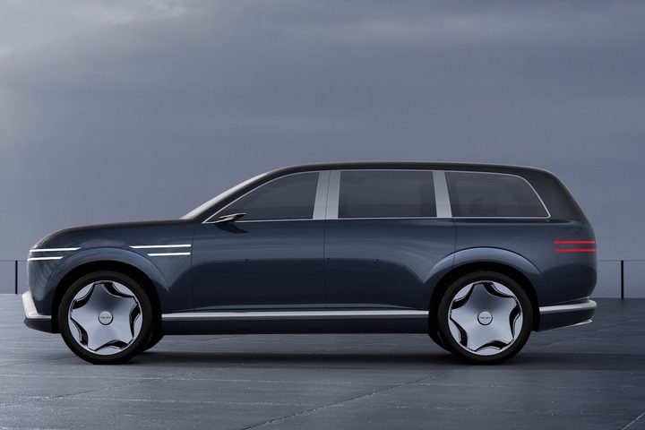 Profile view of the Genesis Neolun concept.