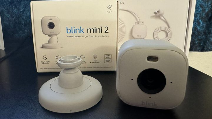 The Blink Mini 2 removed from its stand.