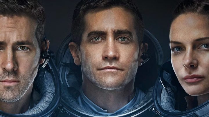 Promo poster featuring Ryan Reynolds, Jake Gyllenhaal, and Rebecca Ferguson as a team of scientists in Life.