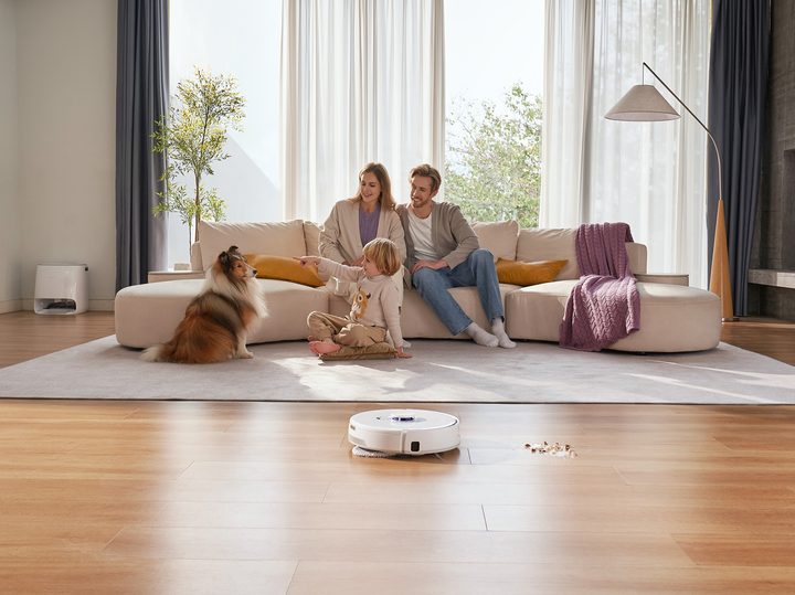 Narwal Freo X Ultra smart robotic vacuum with family