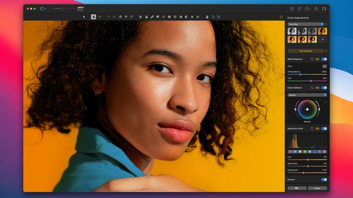 The Pixelmator Pro image editing app, showing a photo being edited.