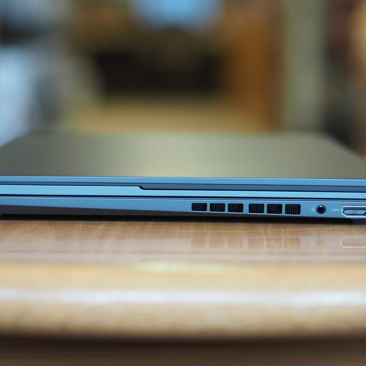 Asus Zenbook DUO 2024 right side view showing ports.
