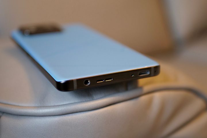 The Asus Zenfone 11 Ultra's charging port and headphone jack.