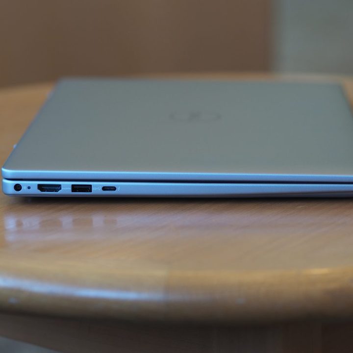 Dell Inspiron 14 Plus 2024 left side view showing ports.