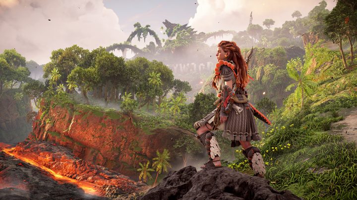 Aloy standing in front of the Hollywood sign in Horizon Forbidden West.