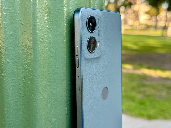 Moto G 5G (2024) in Sage Green showing volume and sleep/wake button.
