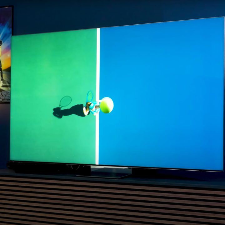 A bird's eye view of a tennis court shown on a Samsung QN900D.
