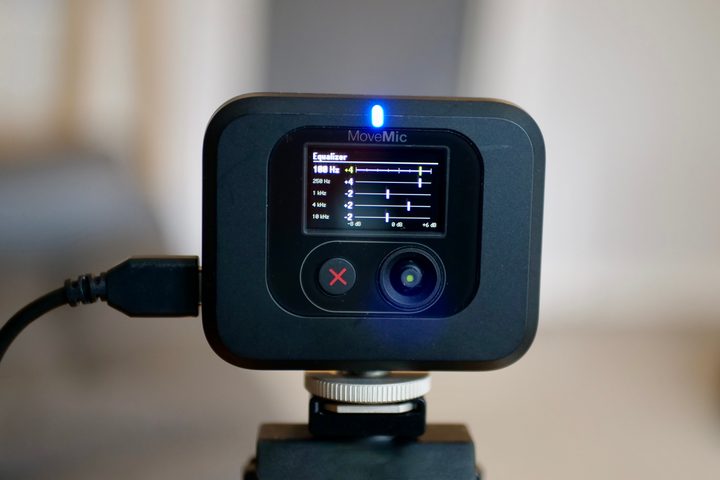 The equalizer function on the Shure MoveMic receiver.