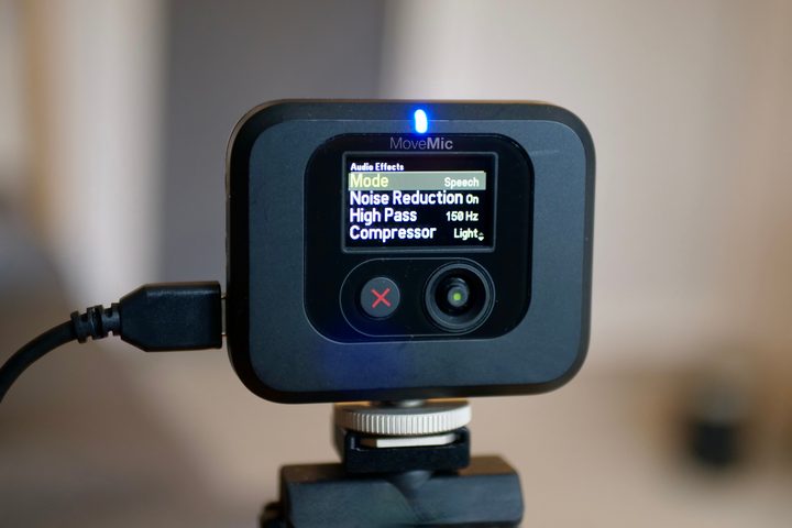 The menu system on Shure's MoveMic receiver.