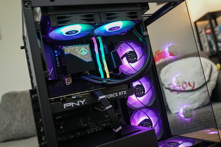 The Starforge Navigator PC with the side panel removed.