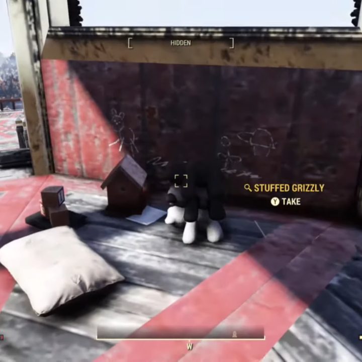 Three teddy bears lying on top of each other in Fallout 76.