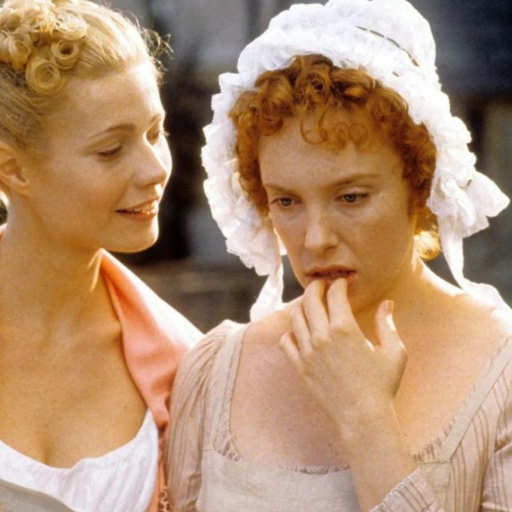Gwyneth Paltrow and Toni Collette as Emma and Harriett talking in Emma.