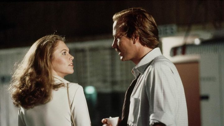 Kathleen Turner and William Hurt as Matty and Ned talking in Body Heat.