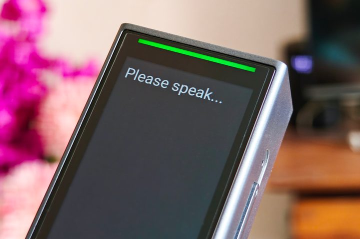 Prompt to speak displayed on the Timekettle X1 Interpreter hub.