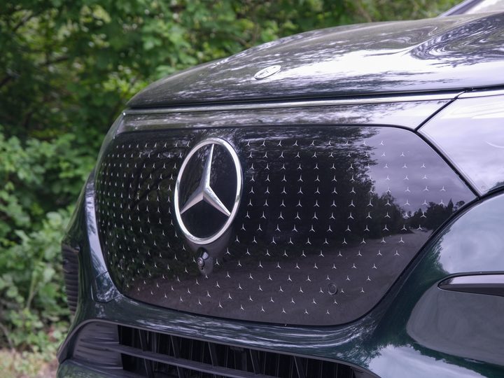 Face of the 2024 Mercedes-Benz EQS 450+