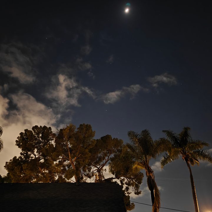 Night sky taken with the OnePlus 12 main camera night mode.
