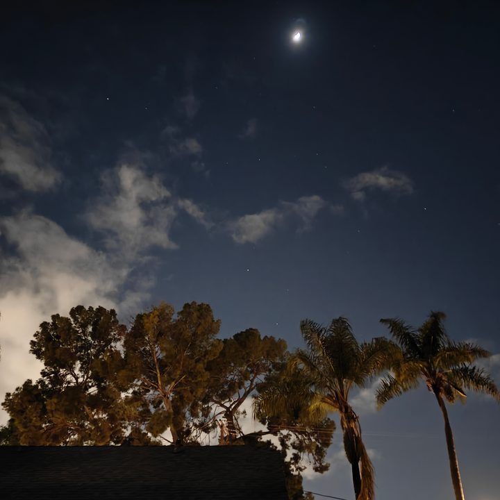 Night sky taken with the OnePlus 12R main camera night mode.