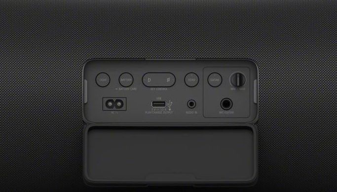 Sony ULT Field 7 rear ports.