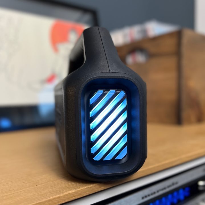 The side LEDs of the Soundcore Boom 2 Bluetooth speaker.