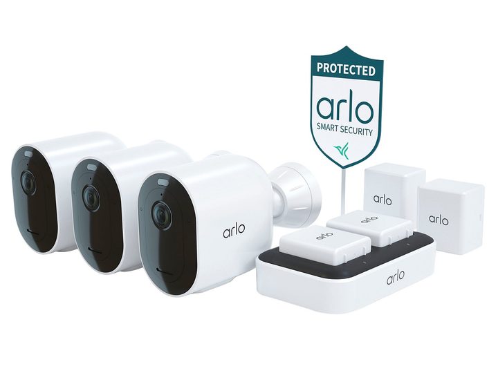 The contents of the Arlo Pro 5S 2K security bundle.