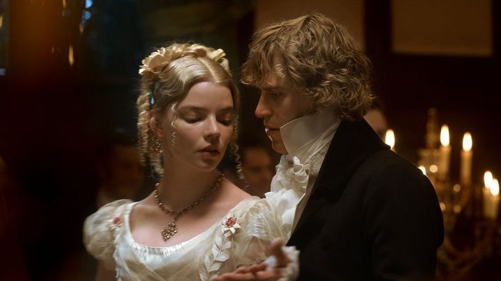 Anya Taylor-Joy and Johnny Flynn in Emma.