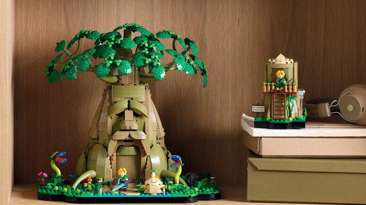 The Great Deku Tree Lego set.