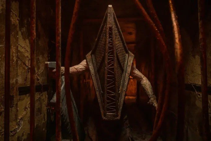 Pyramid Head in Return to Silent Hill.
