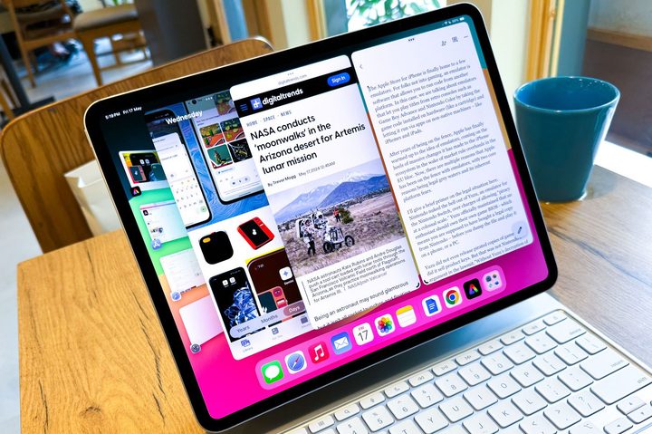 Stage Manager active on the M4 iPad Pro.