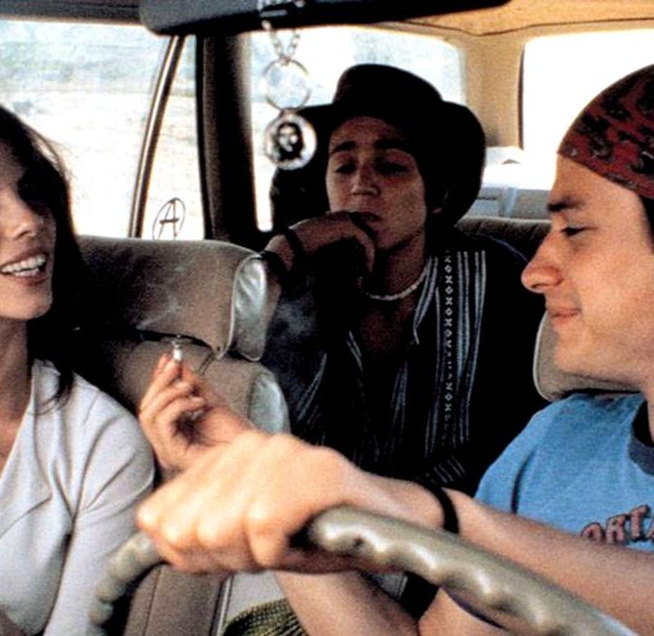 Tenoch, Julio, and Luisa inside a car in Y Tu Mamá También.