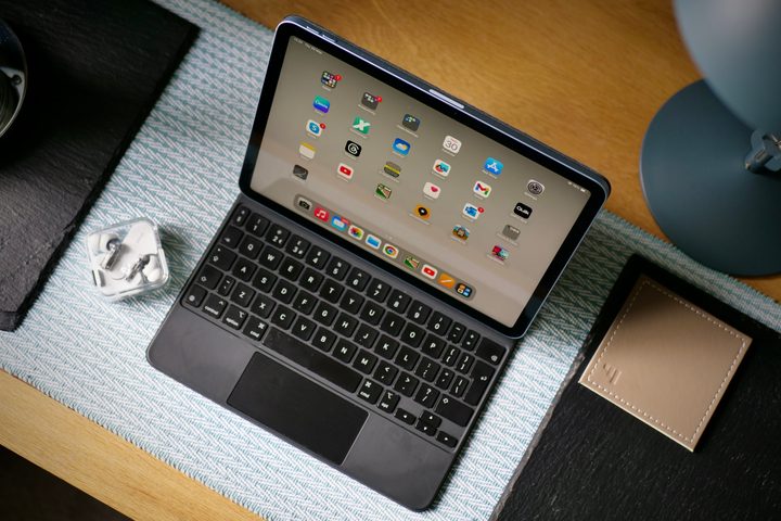 The Apple iPad Air (2024) attached to the Apple Magic Keyboard.