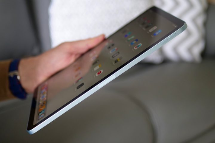 The side of the Apple iPad Air (2024).