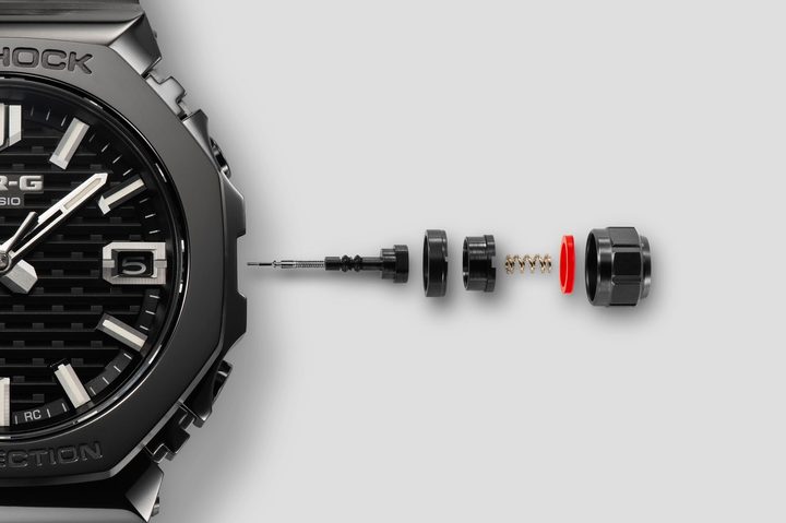 Photo showing the G-Shock MR-G B2100B's crown construction.