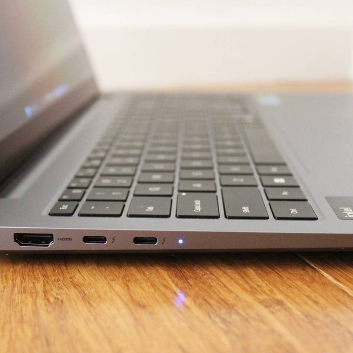 The ports of the Galaxy Book4 Ultra.