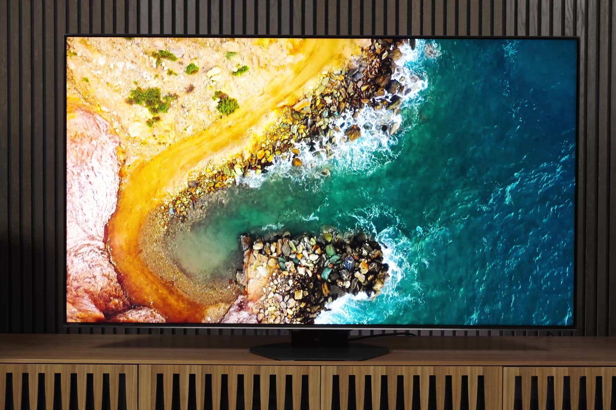 Hisense U8N QLED TV.