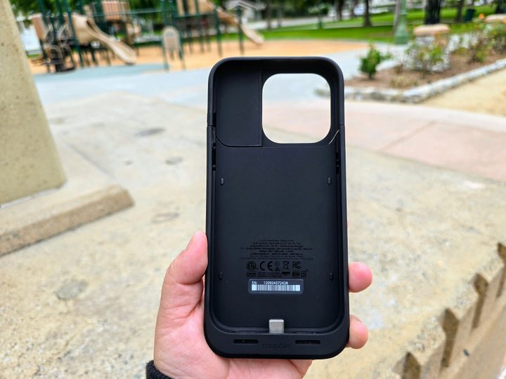 Mophie Juice Pack for iPhone 15 Pro.