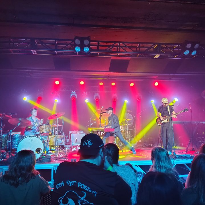 A photo of a concert at a small venue, taken with the Moto G Stylus 5G (2024).