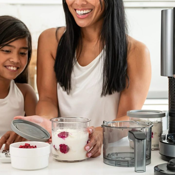 A family using the Ninja CREAMi.
