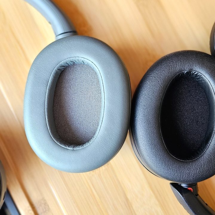 Sony ULT Wear and WH-XB910N.